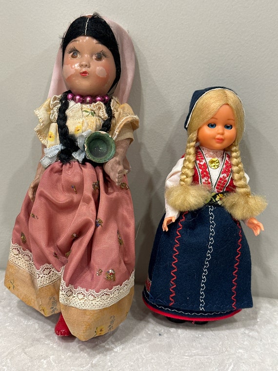 Vintage top norwegian dolls