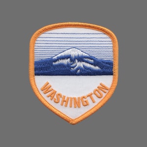 WASHINGTON Mountain Shield Souvenir Embroidered Iron On Patch Mt Rainier - 3353