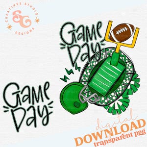 Peut inclure: Illustration numérique sur le thème du football. Le design comprend un terrain de football, un ballon de football, un casque et des poteaux de but, en vert, blanc et marron. Les mots "Game Day" sont écrits dans une police stylisée. Le texte "digital DOWNLOAD transparent png" est également inclus.