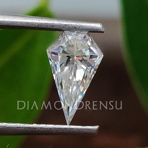 Unique and Rare 0.93 CT Spear Cut Colorless Loose Moissanite, Handcrafted Moissanite for Jewelry like Ring, Pendant and Earrings for Women