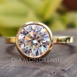Unique 8.0 MM Round Heart and Arrows Cut Colorless Moissanite Bezel Set Ring, Solitaire Engagement Ring, Flat Comfort Fit Band, Bridal Set