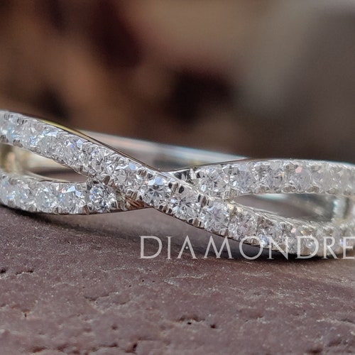 Cross Over Band 0.52 TW Round Colorless Moissanite Band - Etsy