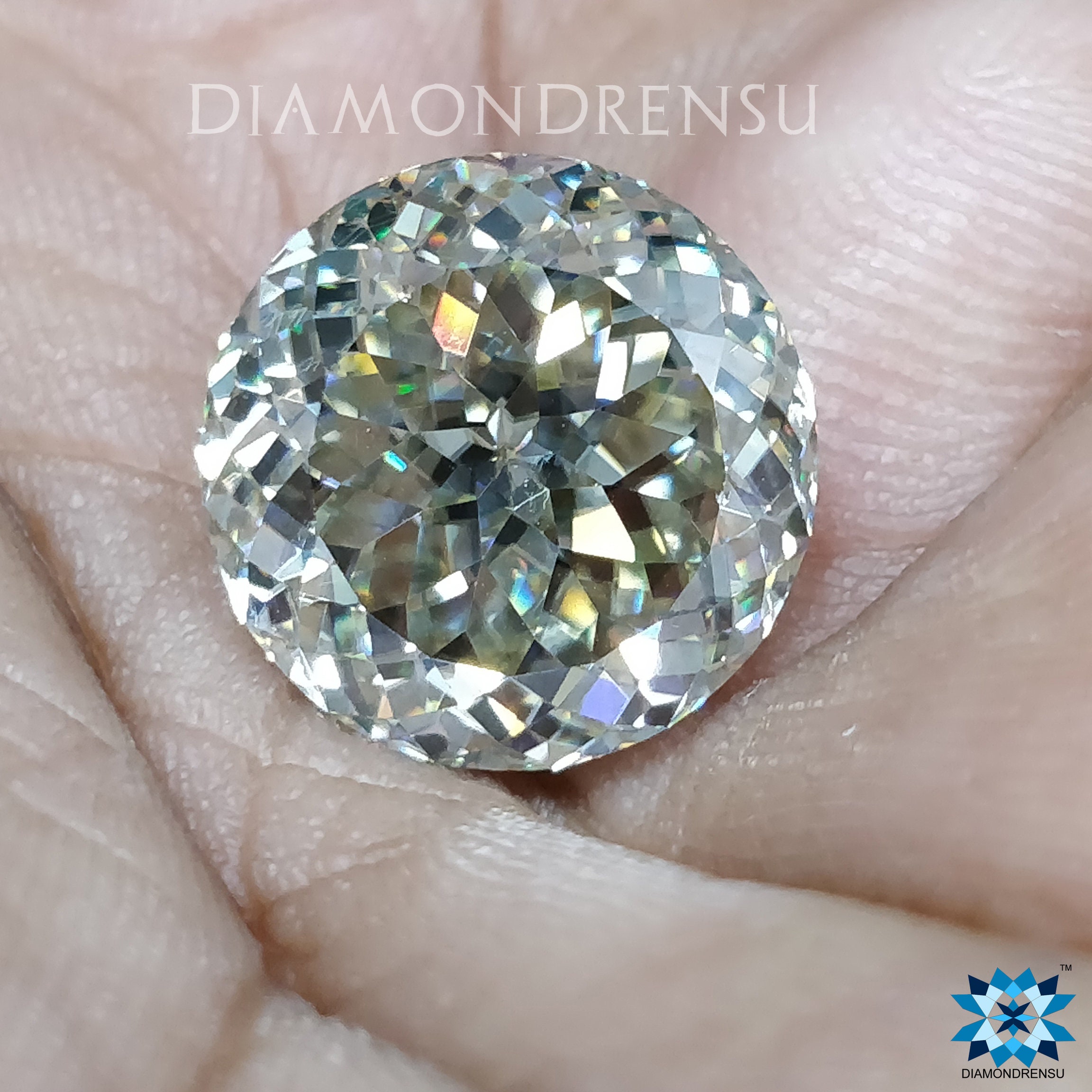 7.03 CT ポルトガル カット モアッサナイト オフホワイト ライト