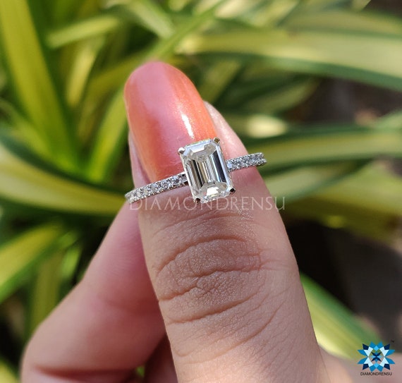 Colorless emerald sale