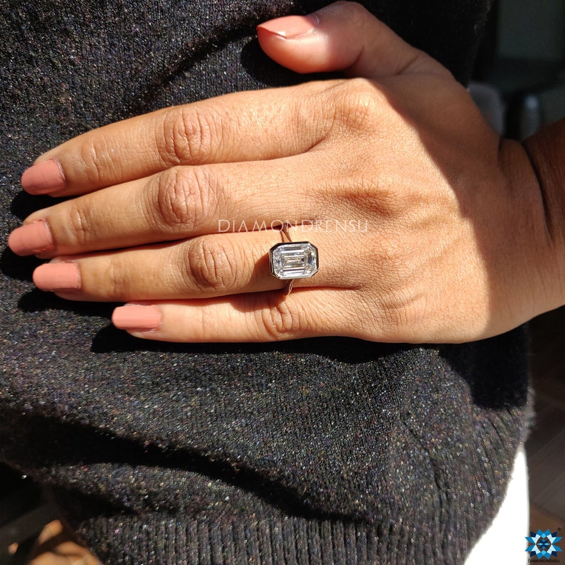 Handmade jewelry with exquisite artistry and detail.