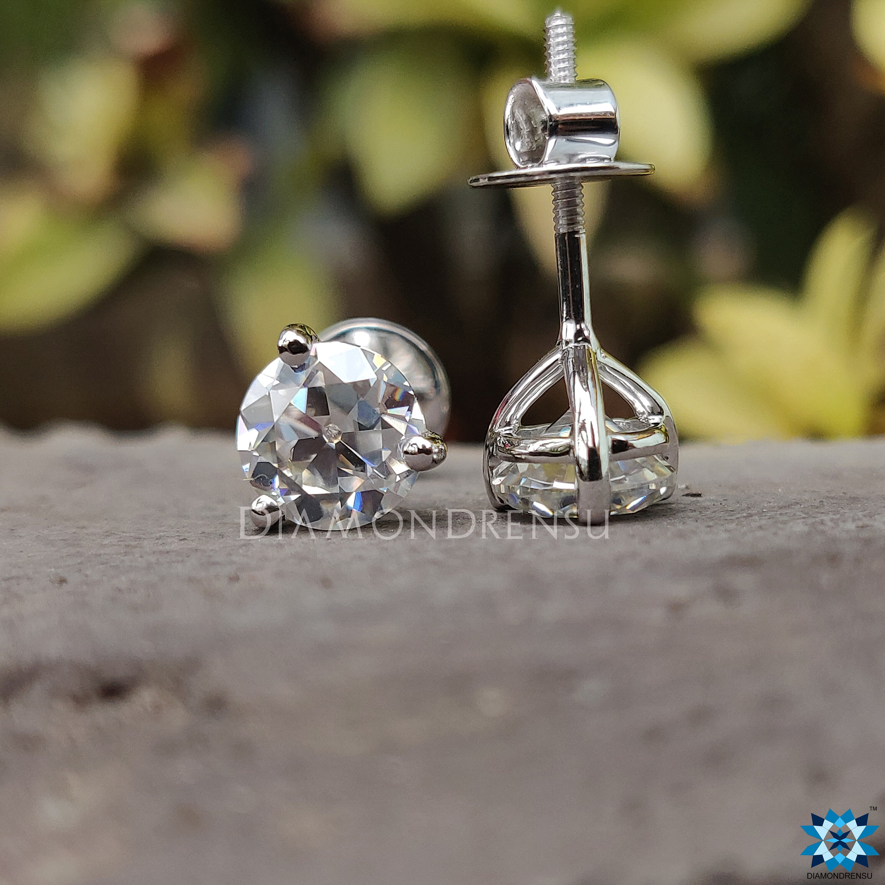 Orecchini a Veretta in Oro Bianco e Brillanti - Intini Jewels