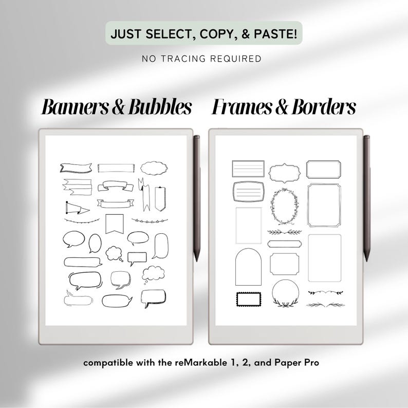Pu&ograve; includere: Due tablet digitali mostrano disegni di banner, bolle, cornici e bordi in bianco e nero. Il testo "JUST SELECT, COPY, & PASTE!" e "NO TRACING REQUIRED" sono in alto. Sono visibili anche i testi "Banners & Bubbles" e "Frames & Borders".