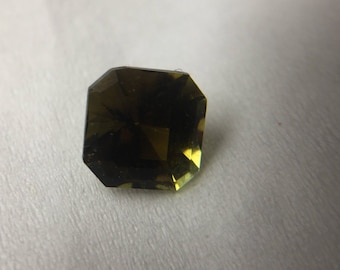 Olive tourmaline square faceted stone 6.4mm