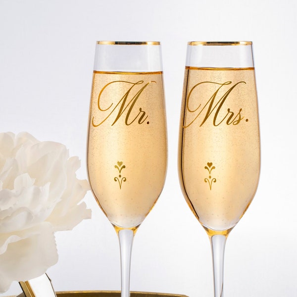 Wedding Champagne Glasses, Set of 2 - Champagne Flutes, Wedding Gifts, Mr and Mrs Toasting Glasses, Wedding Decor, Bride and Groom