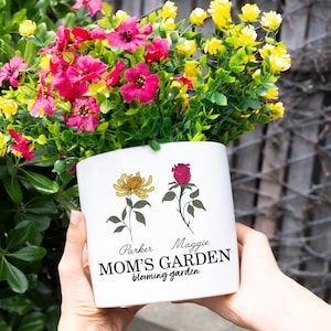 Mothers Day Gift for Grandma, Gifts for Mom Personalized Flower Pot, Grandmas Garden, Birth Flower Mom Gifts from Daughter, Mama's Garden