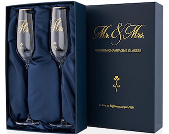 Set of 2 Wedding Champagne Flutes • Wedding Gift for Mr & Mrs • Gold Letter Champagne Glasses • Wedding Toasting Flutes • Wedding Favors