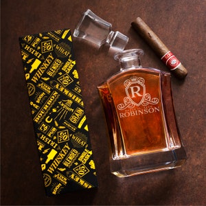 Whiskey Decanter Set Personalized Gifts for Him, Anniversary Gifts for Men, Wedding Gifts for Couples, Birthday Gift, Groomsmen Gifts image 7
