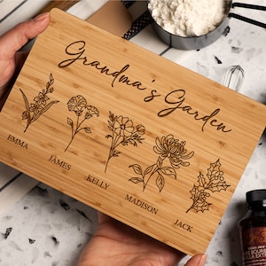 Mom Gift from Daughter, Personalized Gifts for Mom, Custom Cutting Board, Grandma Gifts, Mom Birthday Gifts, Mama&#39;s Kitchen