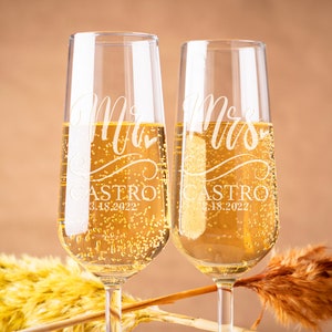 Wedding Champagne Flutes Set of 2, Champagne Glasses for Wedding, Mr and Mrs Toasting Glasses, Wedding Decor, Bride and Groom image 7