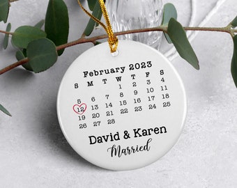 Wedding Gift, Married Ornament, Wedding Date Ornament, Newlywed Gift, Engagement Gift, Anniversary Gift for Couples, Mr and Mrs