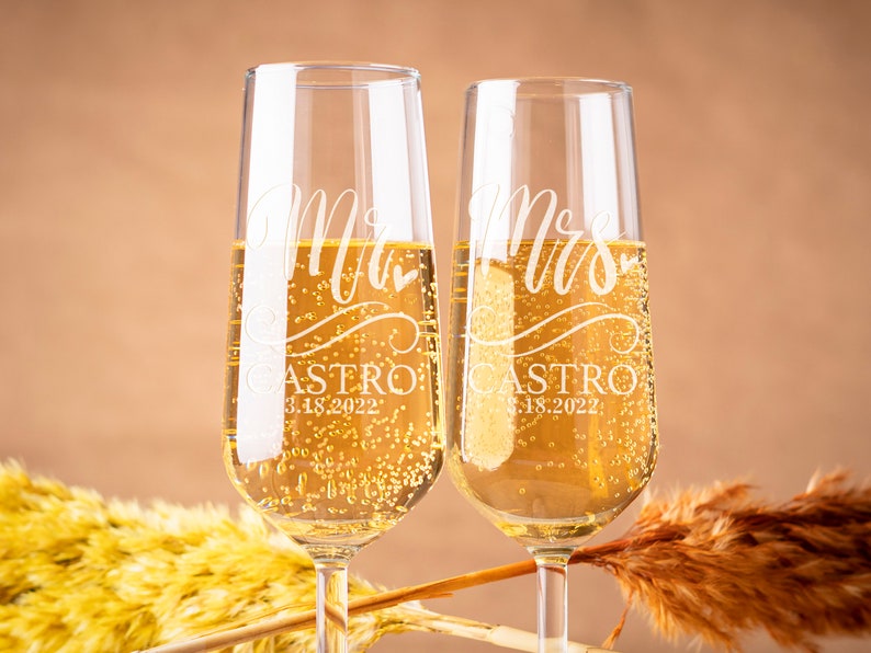 Wedding Gift and Decor, Set of 2 Champagne Flutes Personalized, Wedding Champagne Toasting Flute for Mr and Mrs, Champagne Glasses image 6