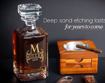 Personalized Whiskey Decanter in Gift Box, Deep Sand Etching Custom Whiskey Decanter, Groomsmen Gifts for Men, Wedding Gift, Gift Father