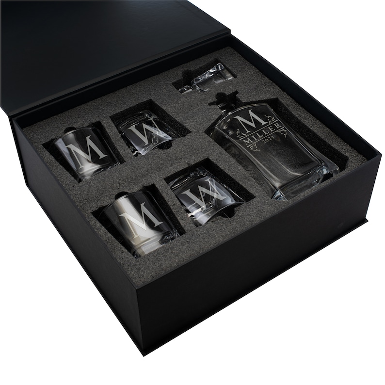 Whiskey Decanter Set Personalized Gifts for Him, Anniversary Gifts for Men, Wedding Gifts for Couples, Birthday Gift, Groomsmen Gifts image 9