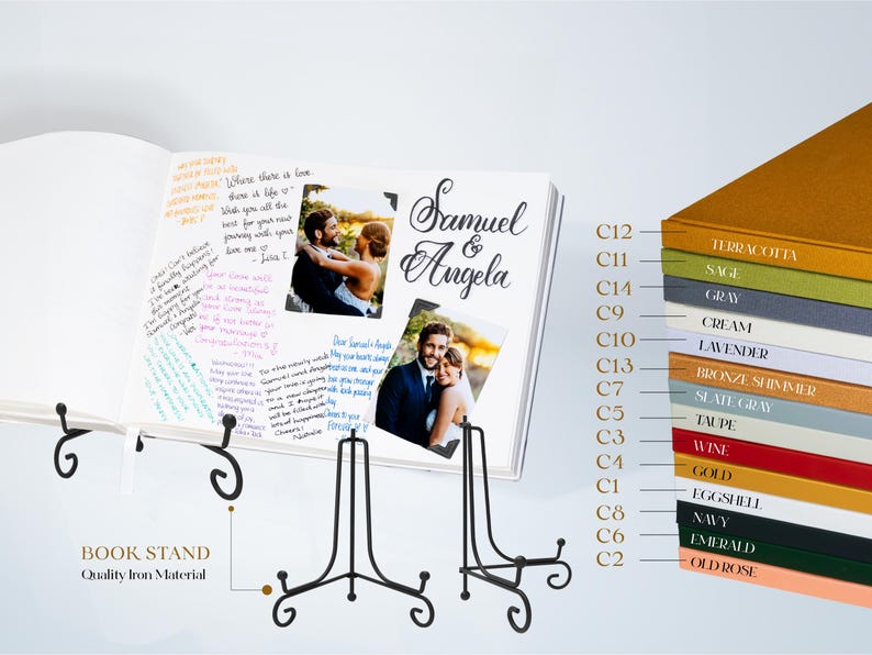 Op de afbeelding: Een wit gastenboek met een zwarte boekensteun. Het boek is open op een pagina met handgeschreven berichten en twee foto's van een stel. De boekomslag heeft de namen "Samuel & Angela" in zwarte cursieve letters. De boekensteun is gemaakt van hoogwaardig ijzer. Het boek staat op een wit oppervlak. Rechts in de afbeelding is een kleurenkaart met 14 verschillende kleuren te zien.