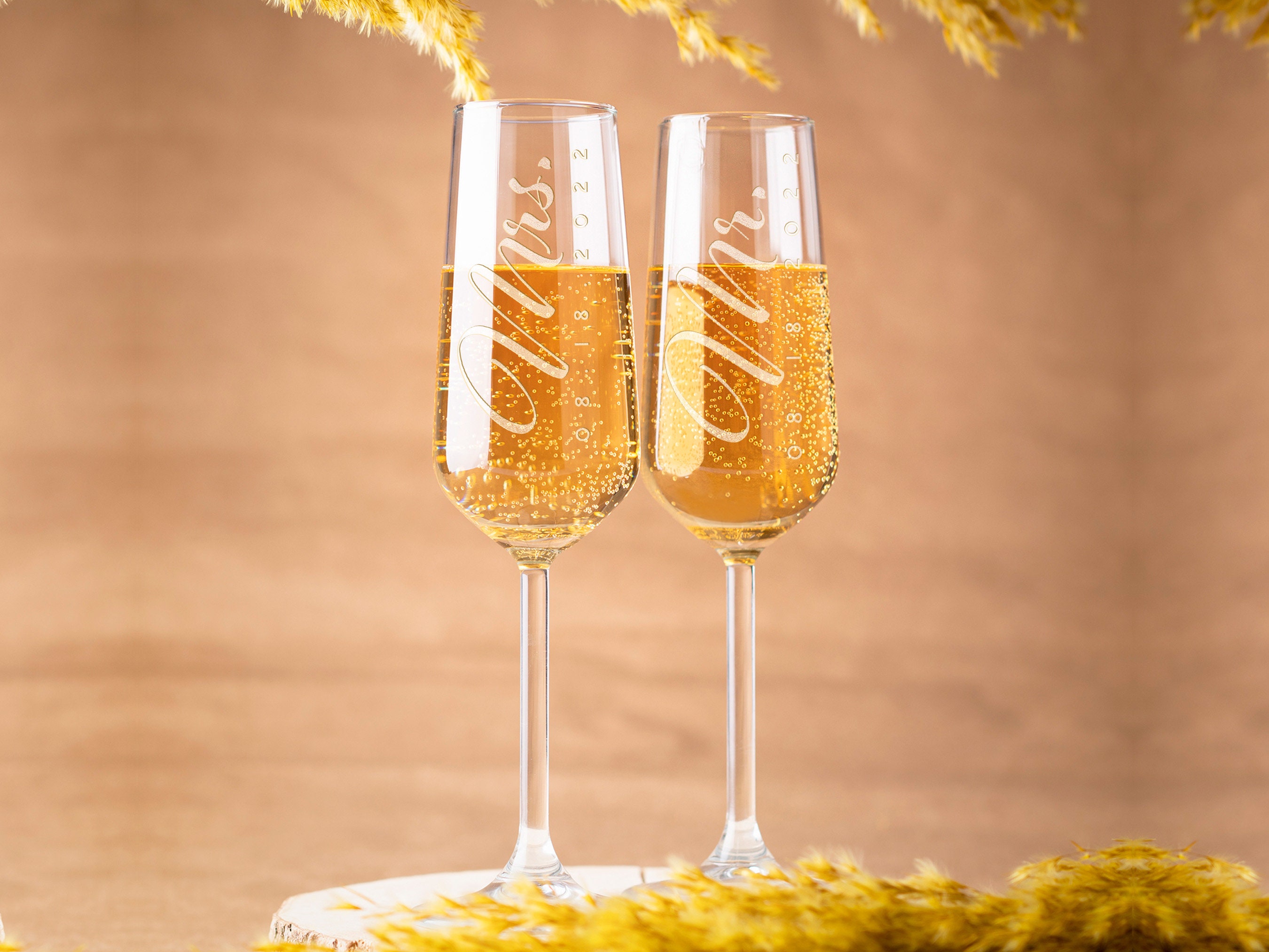  Sweetzer & Orange Copas de champán para novios (8 onzas)  grabadas para copas de boda y flautas de tostado, regalos de despedida de  soltera, regalo de compromiso. Regalos en caja para