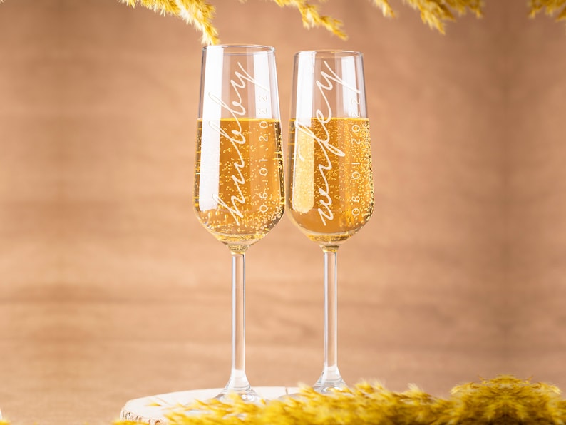 Wedding Gift and Decor, Set of 2 Champagne Flutes Personalized, Wedding Champagne Toasting Flute for Mr and Mrs, Champagne Glasses image 8