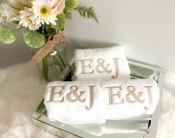 Monogram Towel, custom design, Embroidered bath towel, mother’s day gift, wedding gift,Mothers gift for her, Wedding shower, Christmas gift