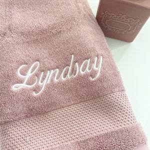 Monogram Bath Towel,customized/Embroidered,mother’s day,Monogrammed Towel Personalized,hand towel, Custom washcloth/bath set,Christmas gift
