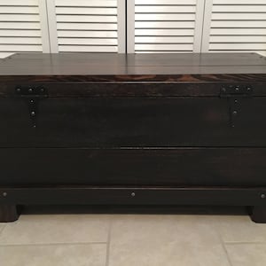 Hinged Wood trunk, coffee table image 2