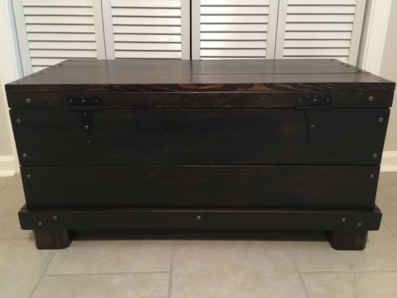 Hinged Wood trunk, coffee table image 2