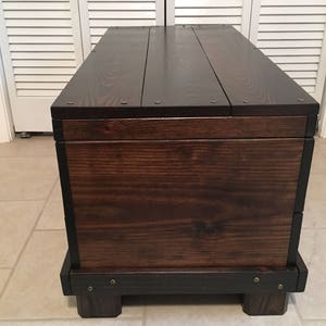 Hinged Wood trunk, coffee table image 3