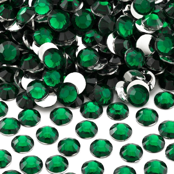 Emerald Green Resin Rhinestones for Embellishments and Nail Art 3-6mm