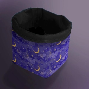 Sac de rangement pour cartes de tarot, jeu de tarot étoiles de lune violettes et cristaux Sac de rangement à cordon de serrage à base carrée pour cartes jetons pièces de monnaie bibelots
