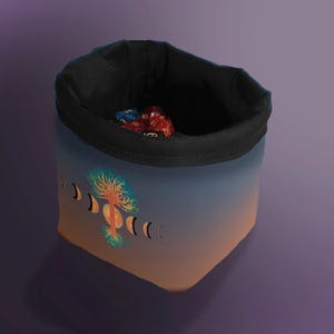 Bolsa con cordón con diseño de árbol y fases lunares, bolsa para dados de la naturaleza, accesorio para juegos de mesa de brujas para Everdell, Root, Spirit Island, DnD RPG, regalo de cumpleaños