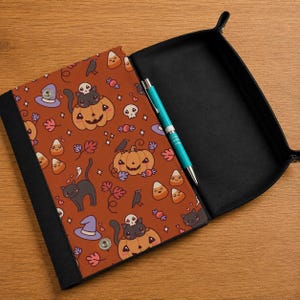 Carnet de jeu Halloween Chat avec plateau à dés intégré, cadeau idéal pour MJ, maître de jeu et MJ de JDR (Jeux de rôle, Donjons et Dragons).
