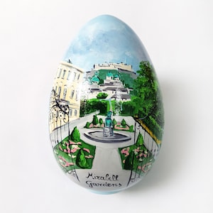 Uovo di ceramica decorato con città o paesaggio personalizzato. Oggetto originale e unico, regalo per amici speciali o per la tua collezione immagine 1