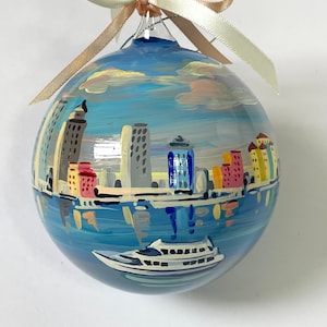 Tampa Skyline ornamento personalizzato. Palle di vetro dipinte a mano, matrimonio tema viaggio, regalo per testimoni, bomboniere per ospiti.