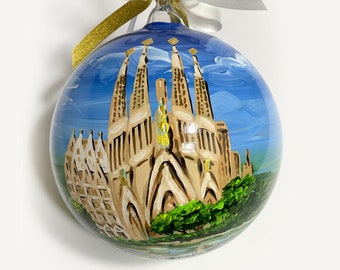 Barcelona Christmas ornament, Sagrada Familia. Hand painted personalized ornament, Spain souvenir, good gift for traveller friends.