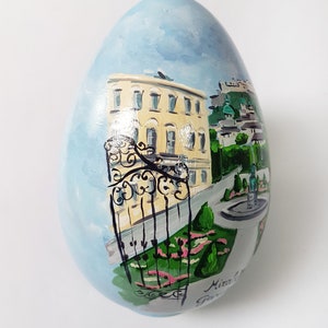 Uovo di ceramica decorato con città o paesaggio personalizzato. Oggetto originale e unico, regalo per amici speciali o per la tua collezione immagine 9