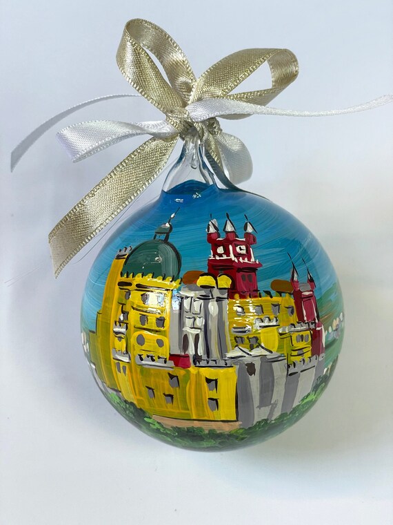 Pena Palace, Portogallo. Pallina di vetro dipinta a mano, città e monumenti del Portogallo. Regalo di pregio per amanti viaggi in Europa.