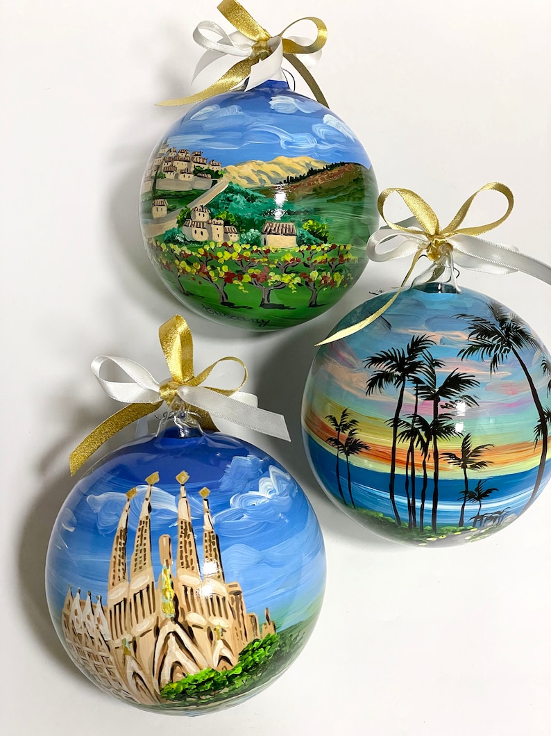 Barcelona Christmas ornament, Sagrada Familia. Hand painted personalized ornament, Spain souvenir, good gift for traveller friends. image 10