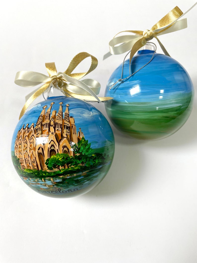 Barcelona Christmas ornament, Sagrada Familia. Hand painted personalized ornament, Spain souvenir, good gift for traveller friends. image 6