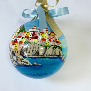 Personalisierte Manarola-Weihnachtskugel, handbemaltes Ornament aus den Cinque Terre, Italien-Reisesouvenir, Geschenk zum Hochzeitstag, hergestellt in Italien Bild 6