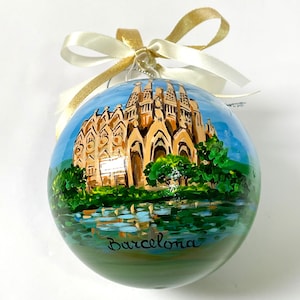 Barcelona Christmas ornament, Sagrada Familia. Hand painted personalized ornament, Spain souvenir, good gift for traveller friends. image 7