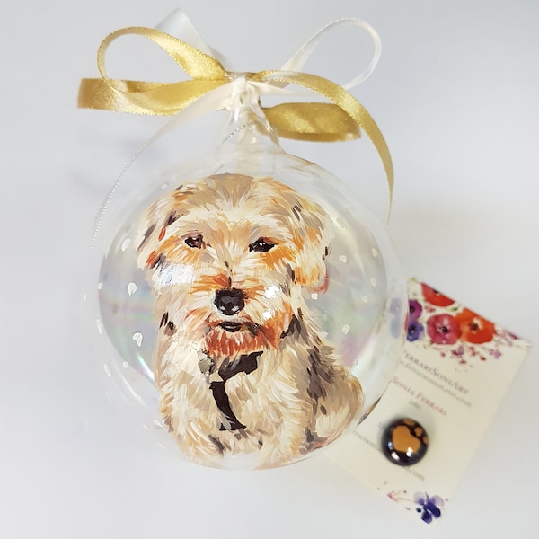 Dog portraits on Christmas bauble, hand painted by Sonia Ferrari. Glass sphere decorated with pets. Gift for animals lovers.