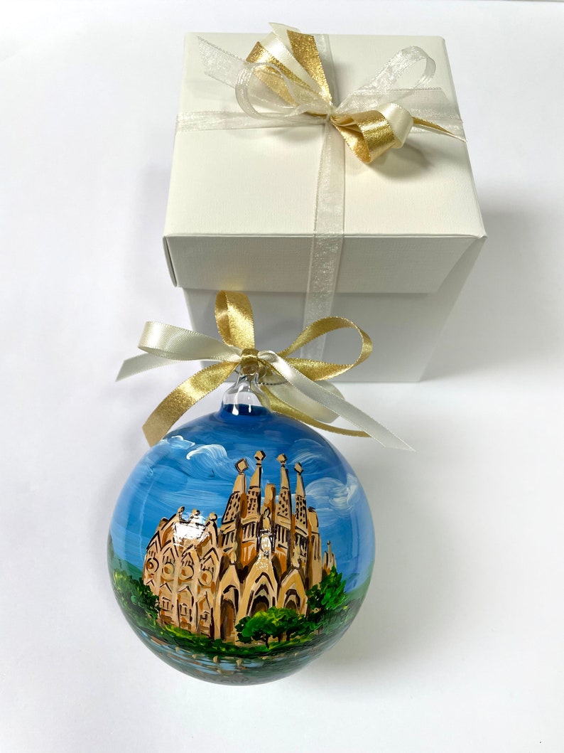 Barcelona Christmas ornament, Sagrada Familia. Hand painted personalized ornament, Spain souvenir, good gift for traveller friends. image 8