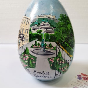 Uovo di ceramica decorato con città o paesaggio personalizzato. Oggetto originale e unico, regalo per amici speciali o per la tua collezione immagine 6