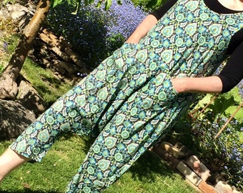 Blauwgroene haremromper: bohorayon jumpsuit met zakken