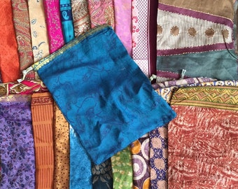 Sacchetti regalo in sari riciclati: confezioni riutilizzabili fatte a mano con coulisse, set da 5 o 50