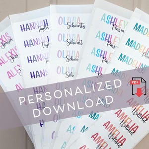 Puede incluir: Una colección de hojas de pegatinas blancas con nombres personalizados repetidos en varias fuentes y estilos coloridos, incluidos Alexis, Hannah, Olivia, Ashley, Madeline y Amelia. Una superposición semitransparente muestra el texto PERSONALIZED DOWNLOAD.