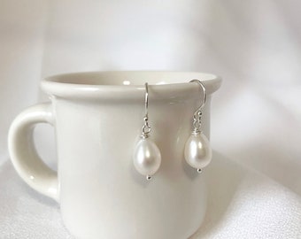 Pearl Earrings, Freshwater Pearl Drop Earrings, Freshwater Pearl Dangle Earring, Pearl June Birthstone, Elegant Bridal Jewelry
